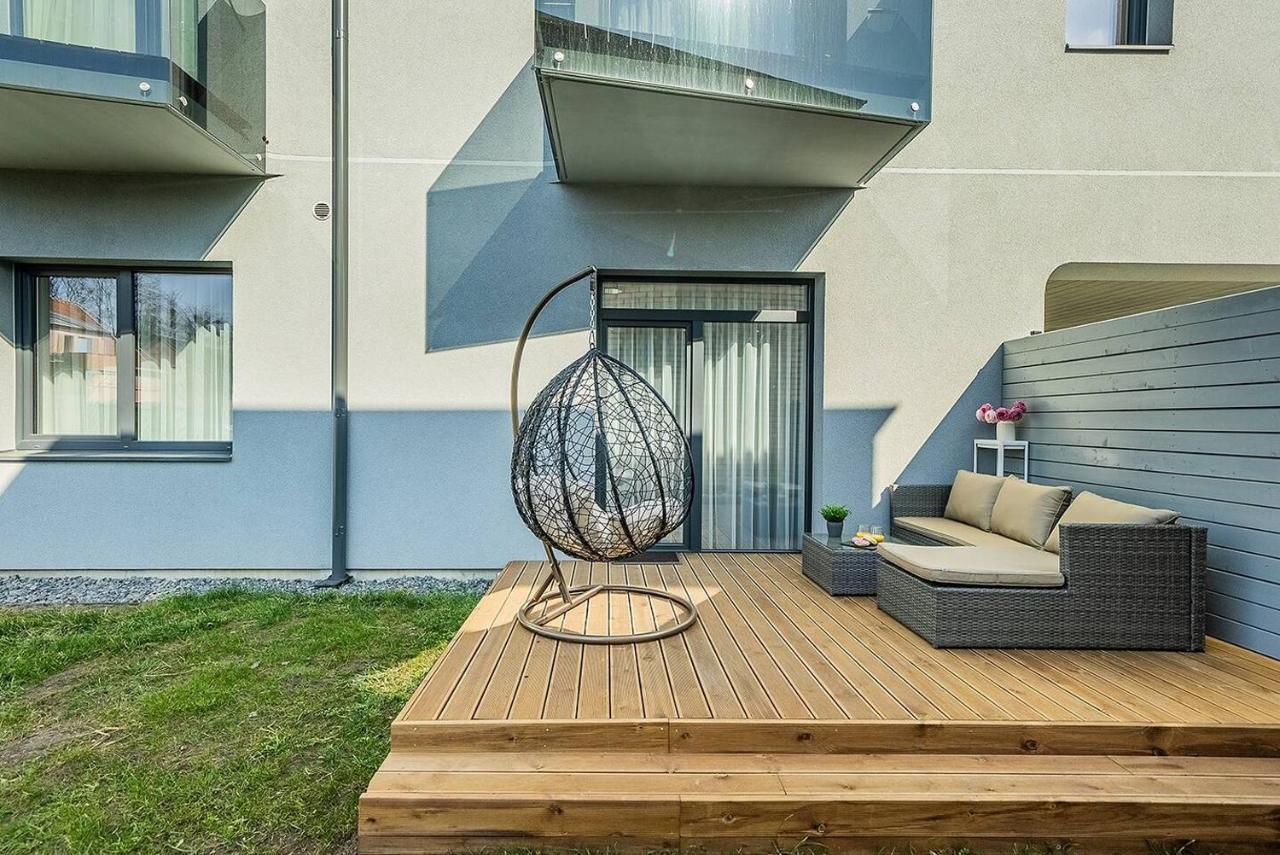 Lovely Apartment With Private Terrace By Urban Rent Kaunas Bagian luar foto